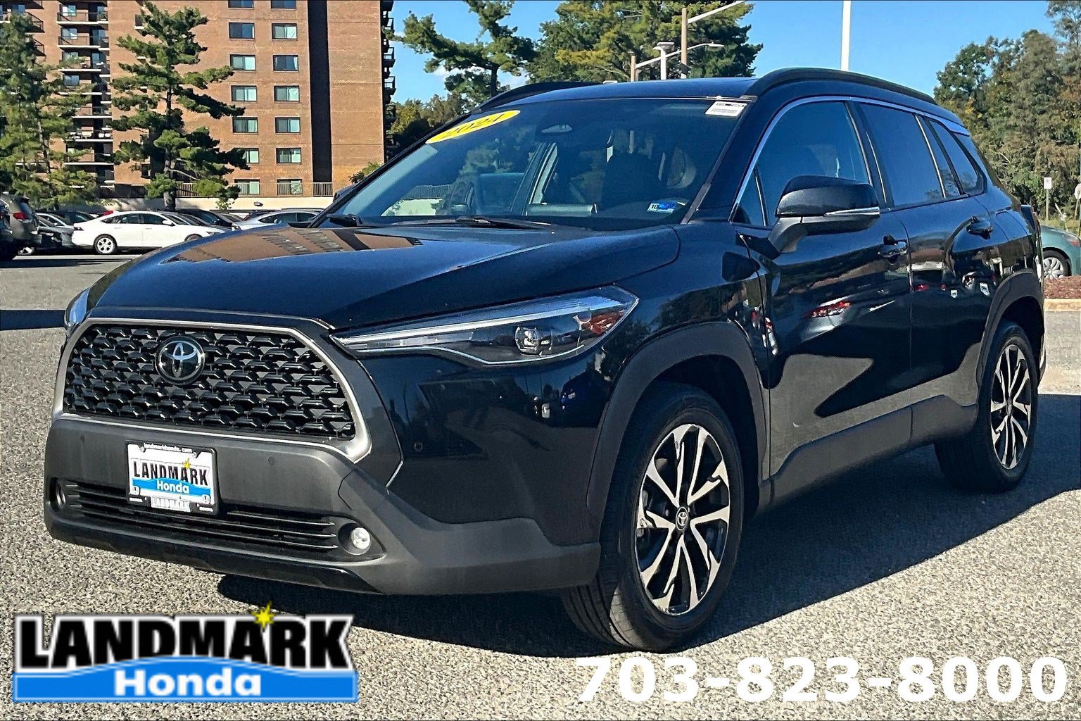 Used 2024 Toyota Corolla Cross XLE w/ Convenience Package AWD/4WD image 1