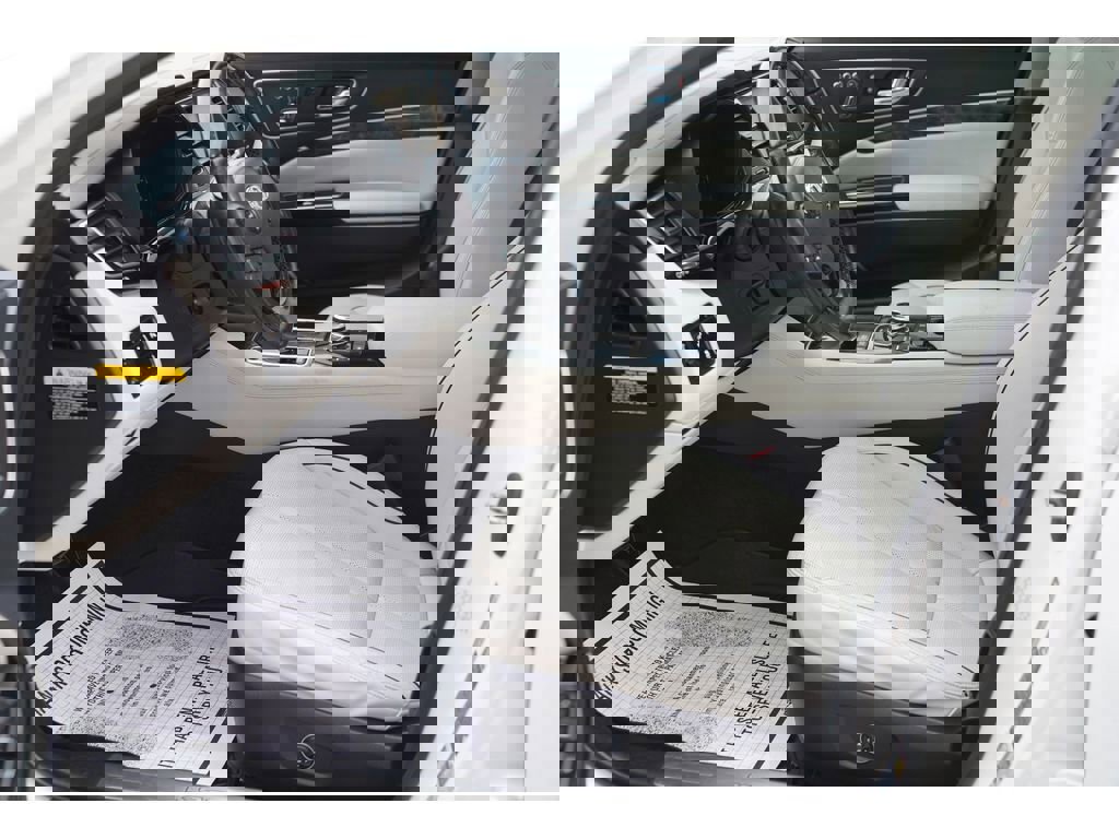 Used 2015 Kia K900 Luxury image 13