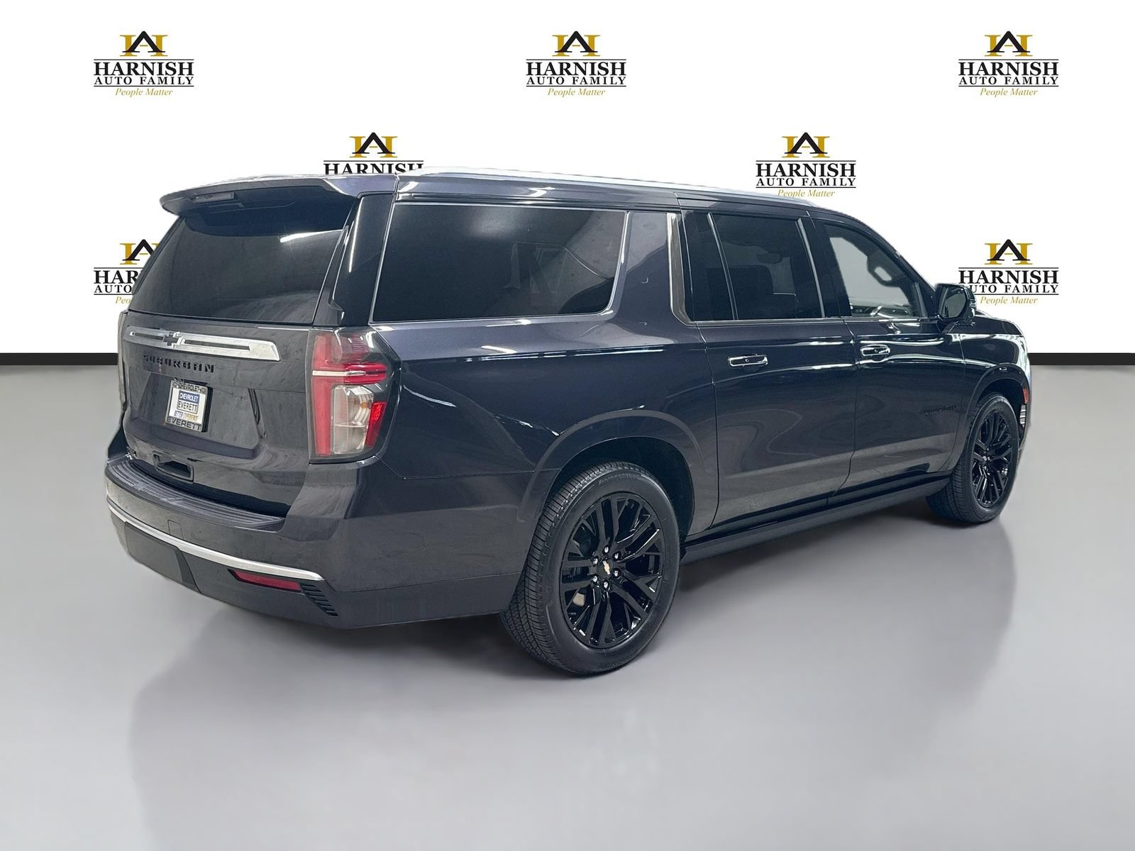 Used 2024 Chevrolet Suburban High Country w/ Advanced Technology Package AWD/4WD image 6