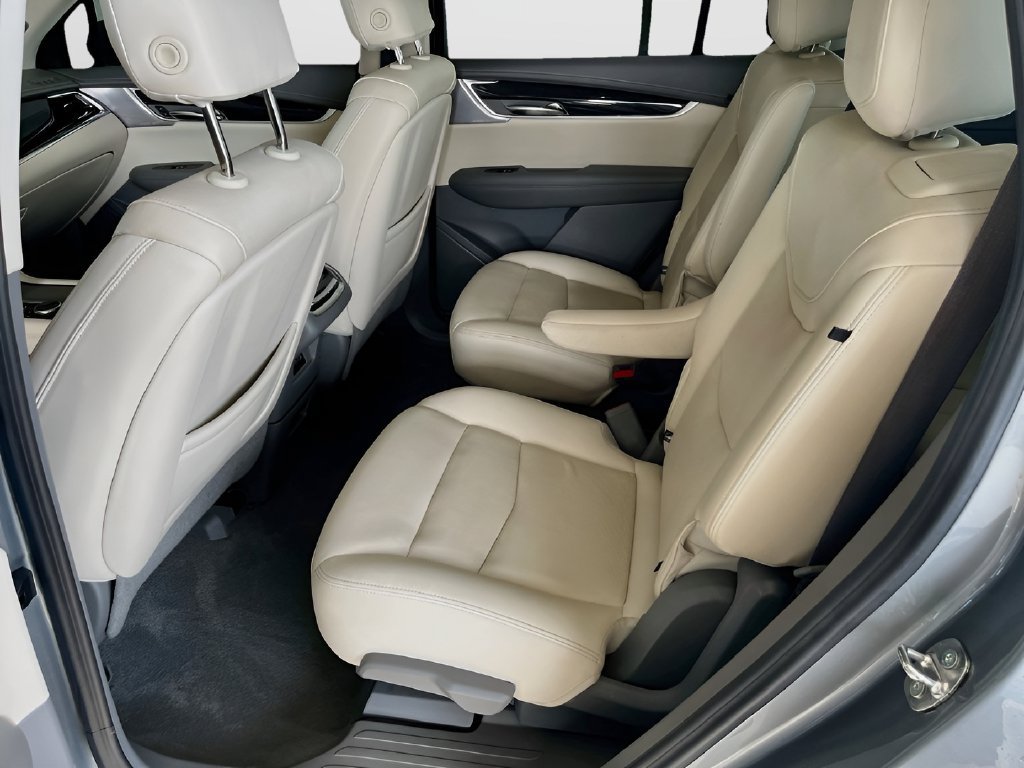 Used 2024 Cadillac XT6 Premium Luxury w/ Technology Package FWD image 26