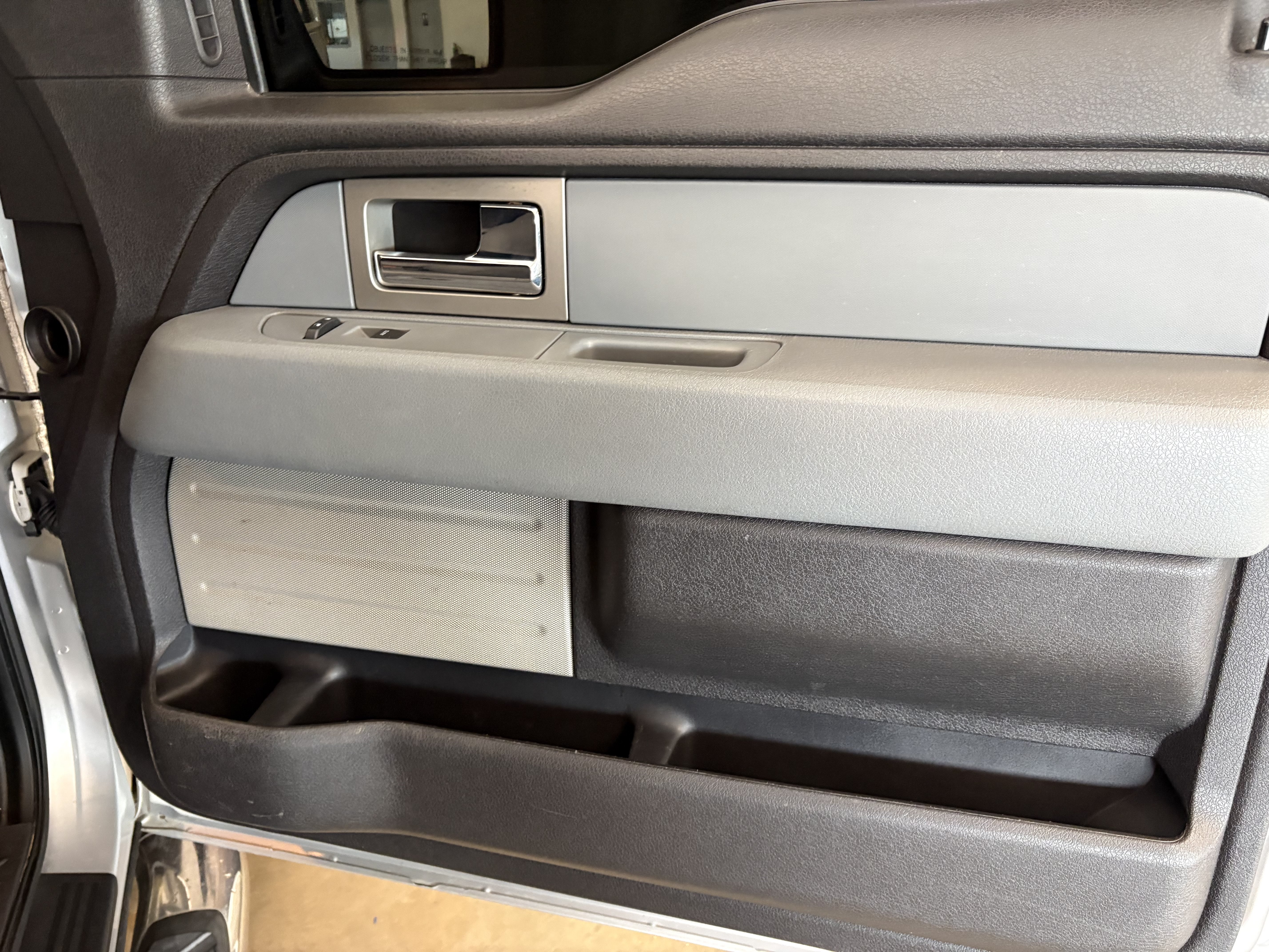 Used 2011 Ford F150 XLT w/ XLT Chrome Pkg RWD image 27