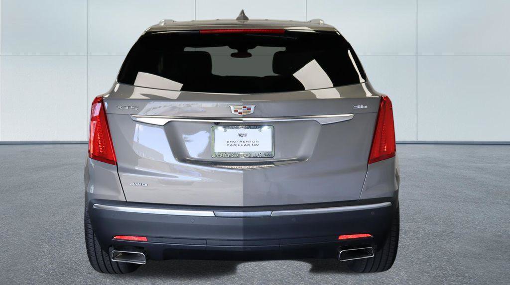 Used 2018 Cadillac XT5 Luxury w/ Driver Awareness Package AWD/4WD image 16