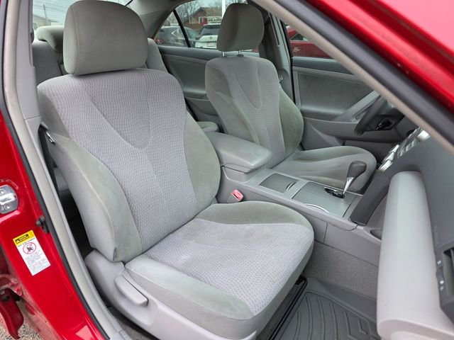Used 2010 Toyota Camry LE image 11