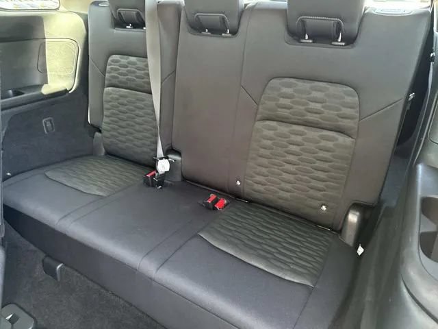 Used 2025 Nissan Pathfinder SV AWD/4WD image 25