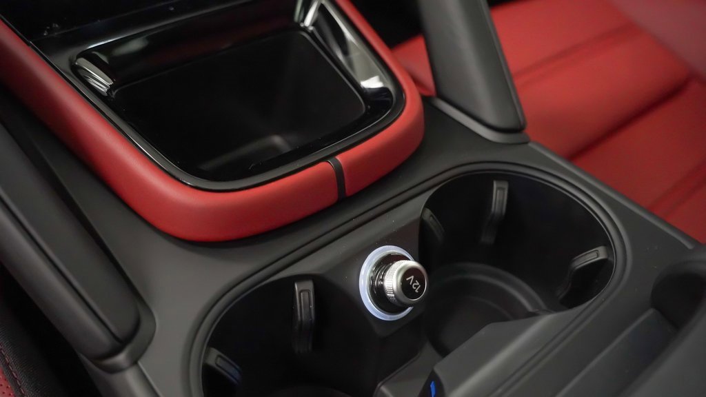 New 2025 Porsche Cayenne Coupe image 34