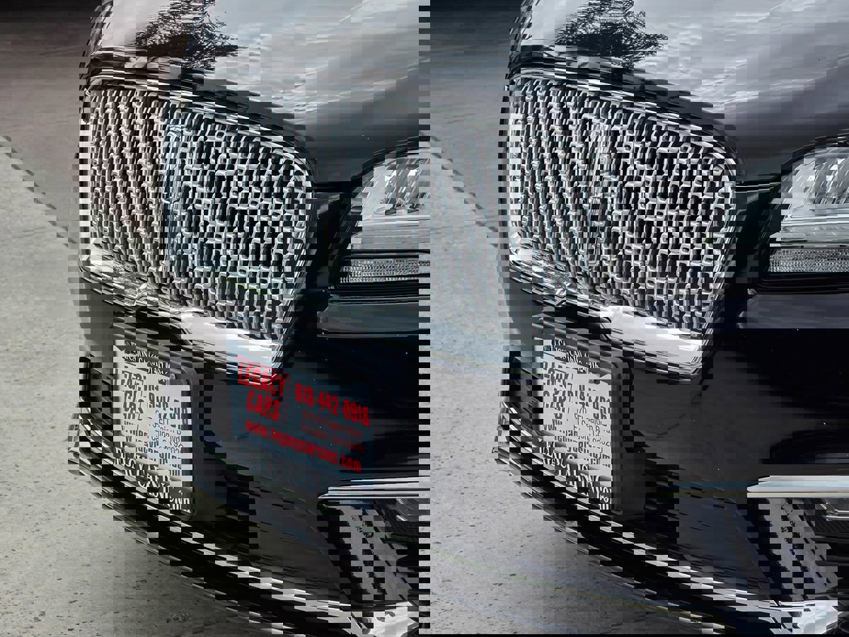 Used 2017 Lincoln MKZ Reserve image 8