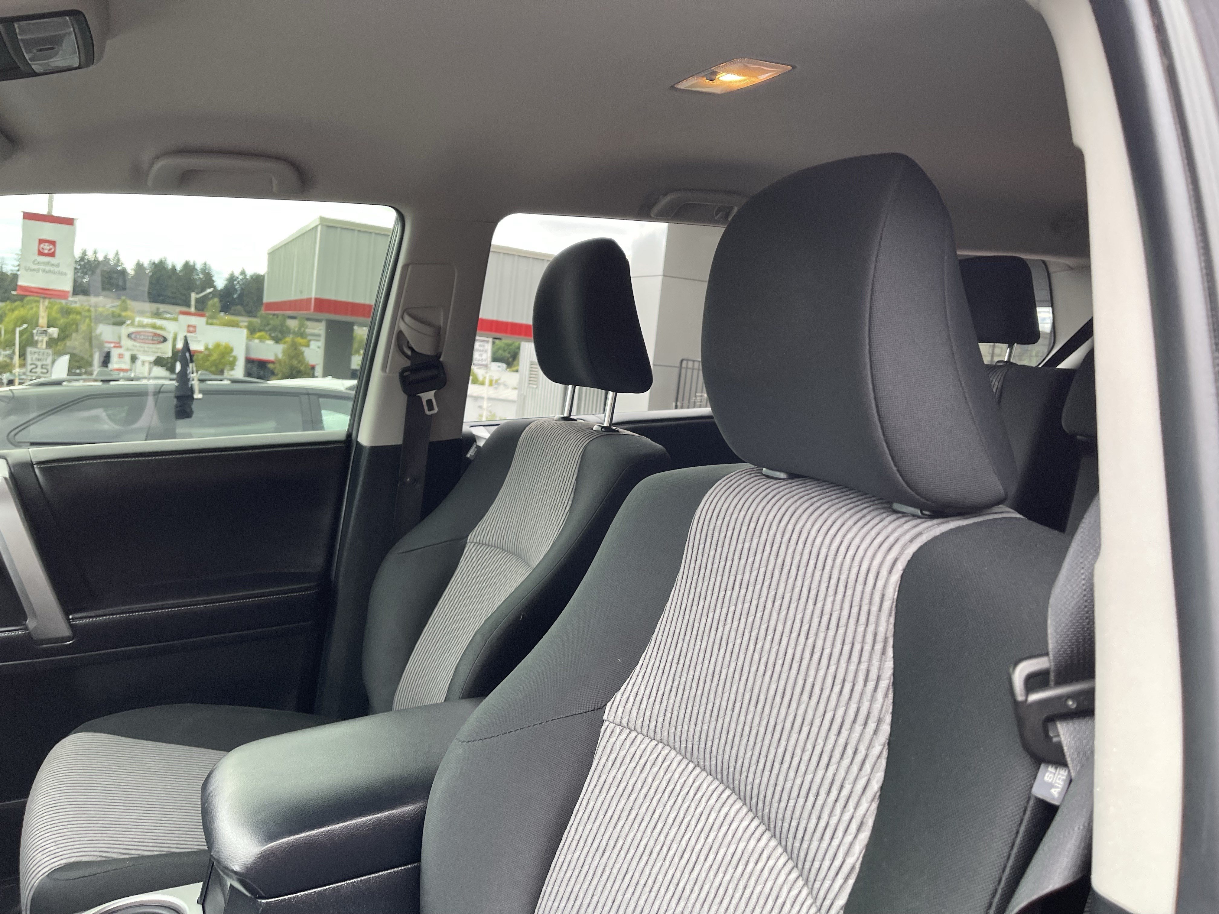 Certified 2017 Toyota 4Runner SR5 AWD/4WD image 17