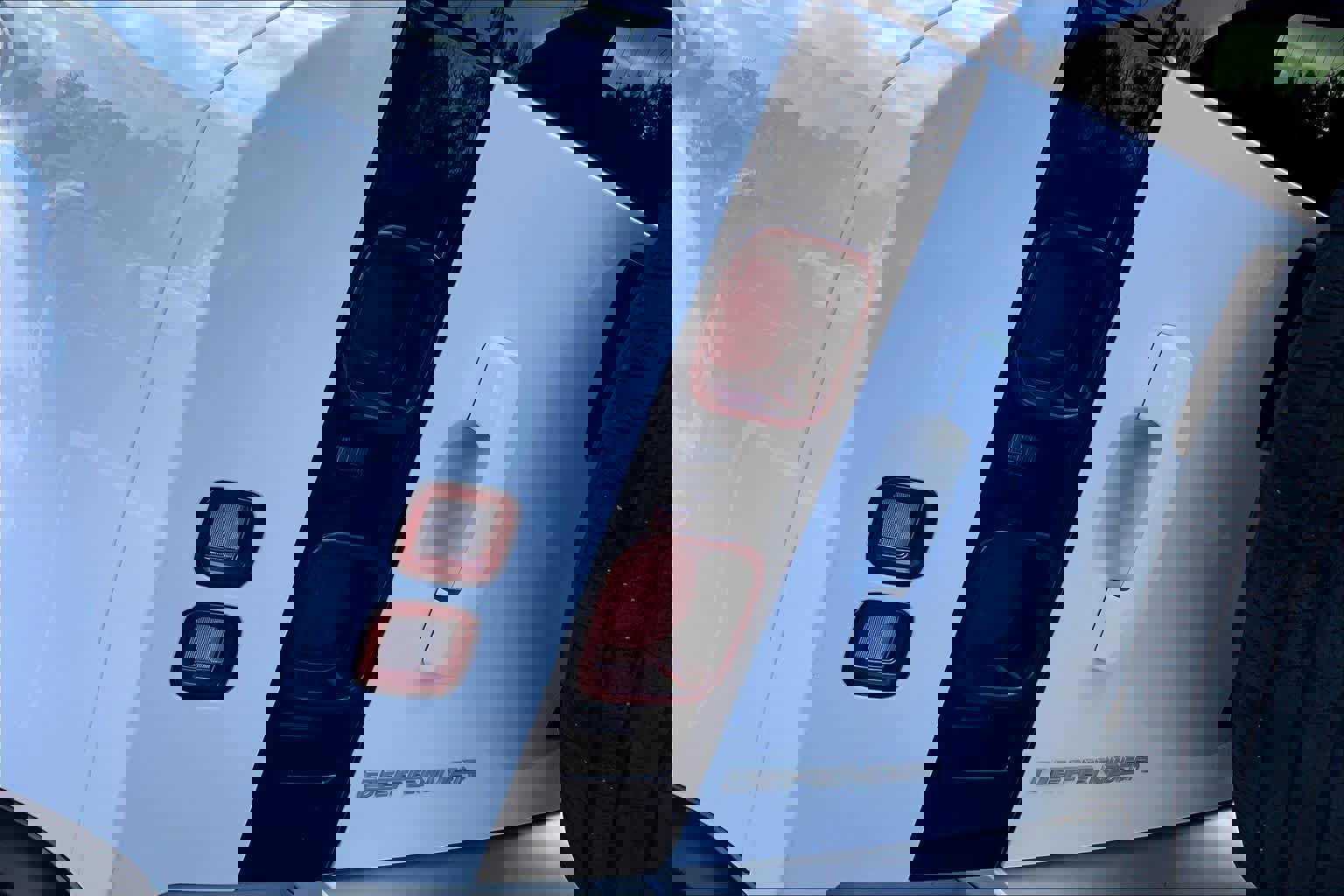 Used 2023 Land Rover Defender 110 S image 25