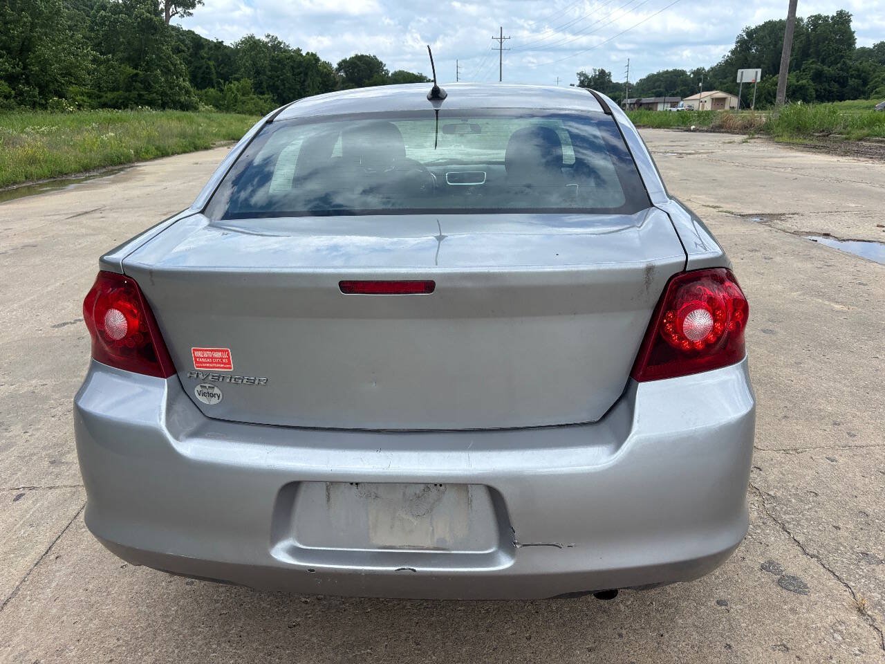 Used 2013 Dodge Avenger SE FWD image 6