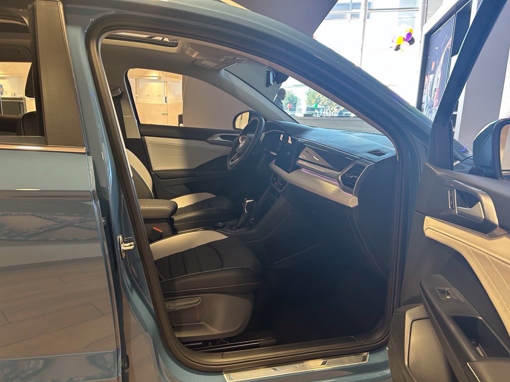 New 2026 Volkswagen Taos SEL AWD/4WD image 36