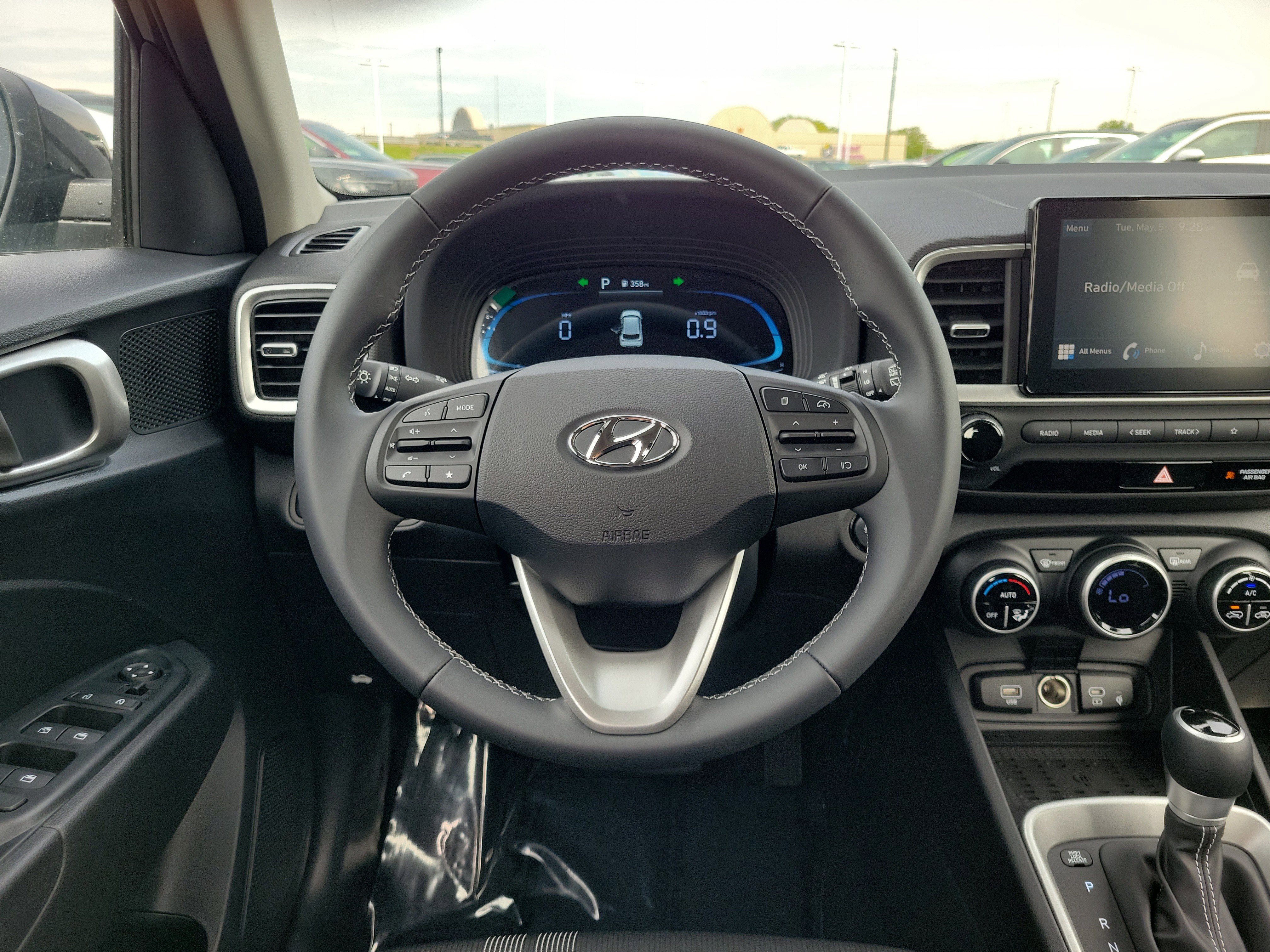 New 2026 Hyundai Venue SEL FWD image 8
