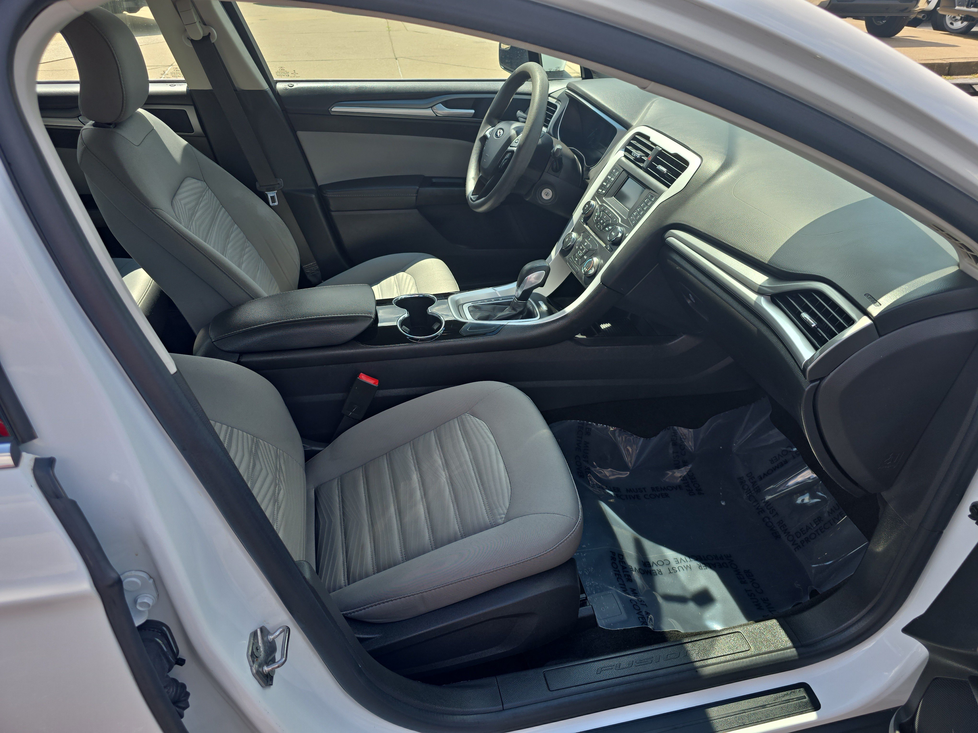 Used 2016 Ford Fusion S FWD image 4