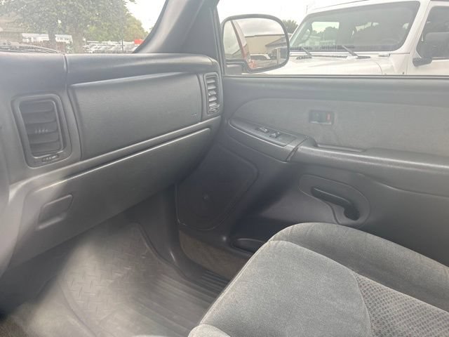 Used 2003 Chevrolet Silverado 1500 LS w/ Off-Road Package AWD/4WD image 10