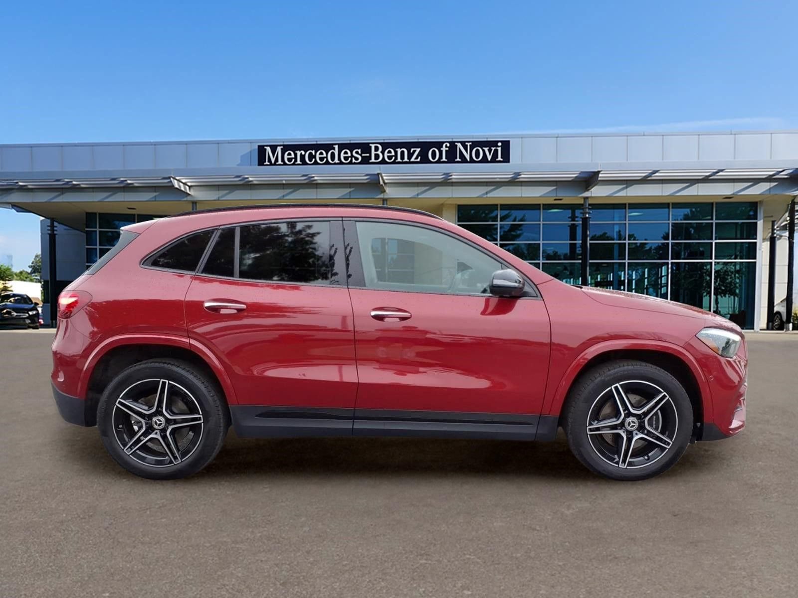 Used 2025 Mercedes-Benz GLA 250 4MATIC image 6