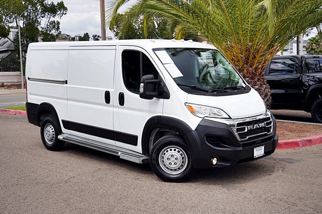 Used 2025 RAM ProMaster 2500 w/ U-Haul Equipment Group FWD image 3