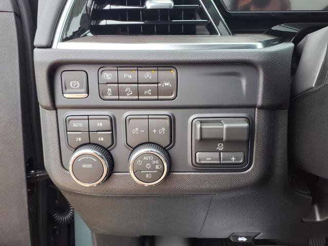 New 2026 Chevrolet Suburban Z71 w/ Sun And Tow Package AWD/4WD image 25