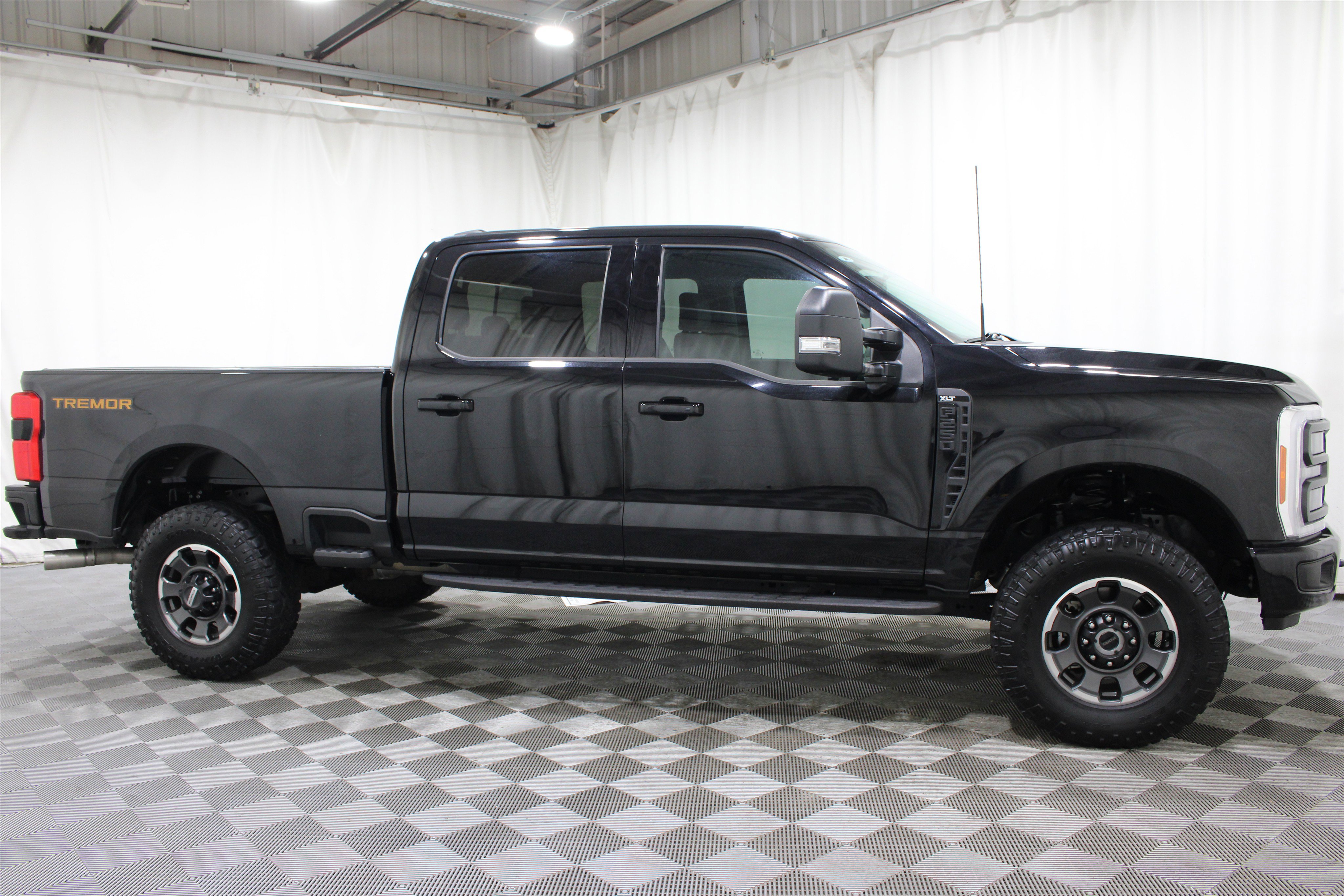 Used 2023 Ford F250 XLT w/ Tremor Off-Road Package image 30