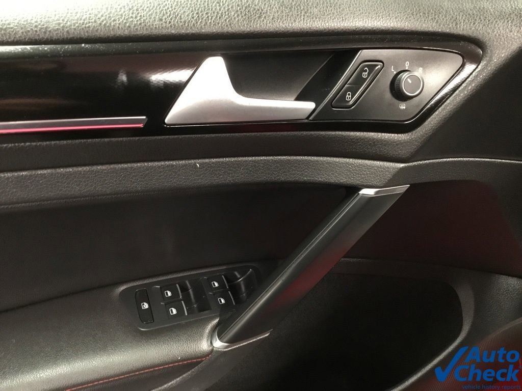 Used 2015 Volkswagen GTI SE w/ Lighting Package (SEL) FWD image 20