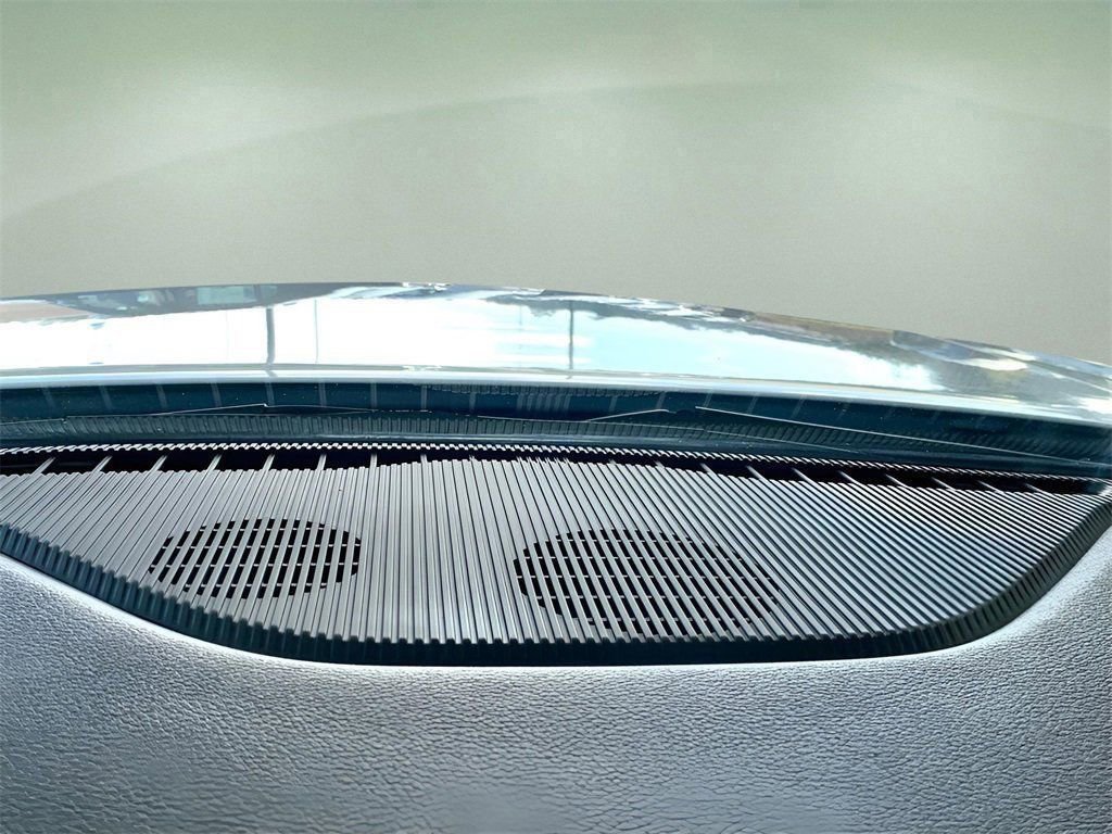 Used 2023 Jeep Grand Cherokee Laredo image 43