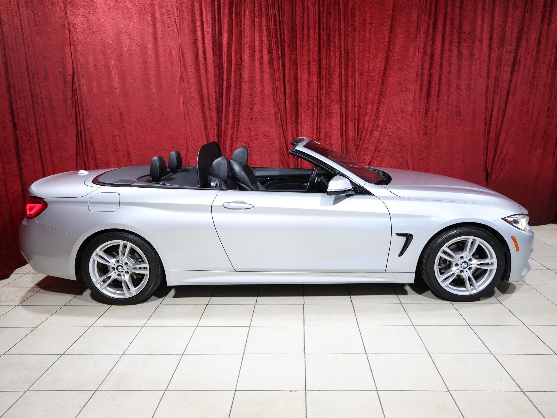 Used 2018 BMW 430i Convertible image 10