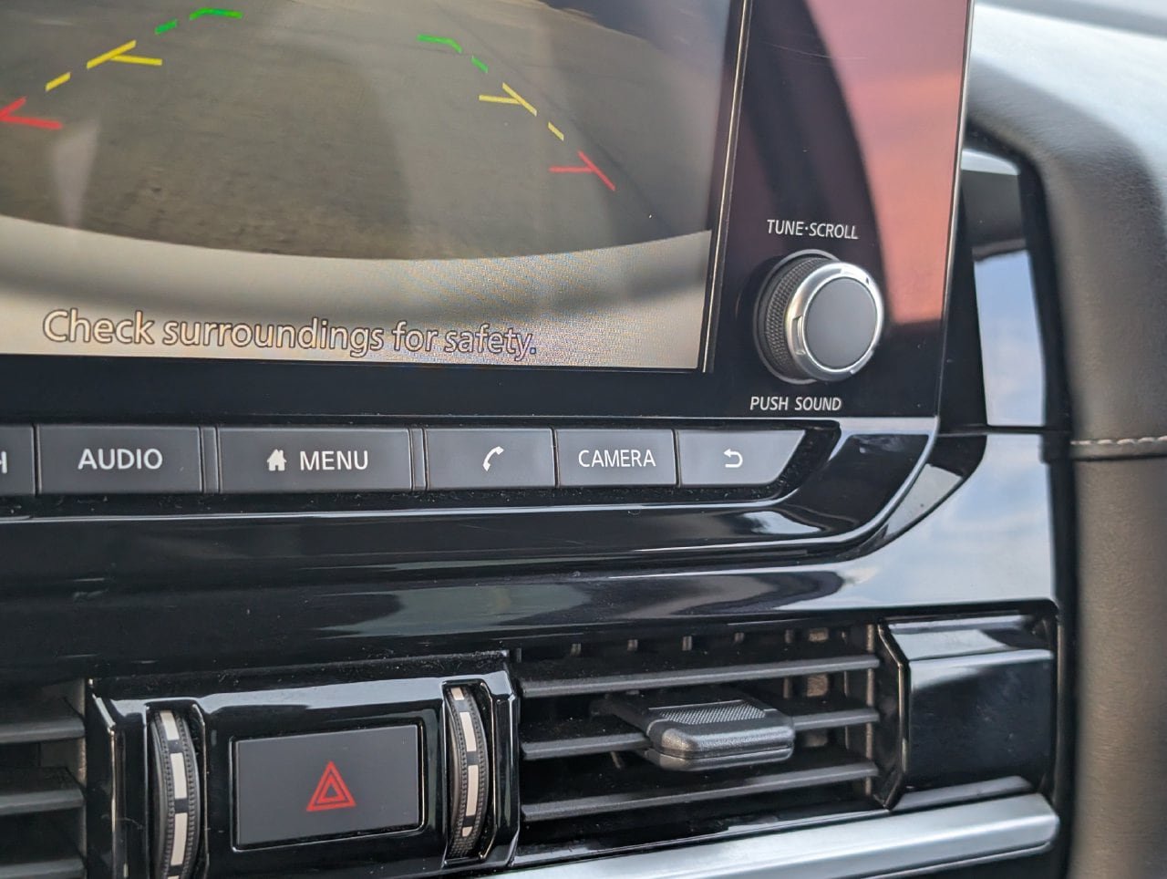 Used 2024 Nissan Pathfinder SV FWD image 16