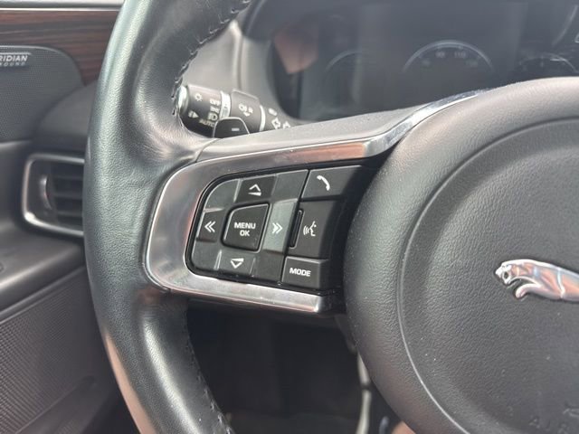 Used 2019 Jaguar XE Prestige image 24