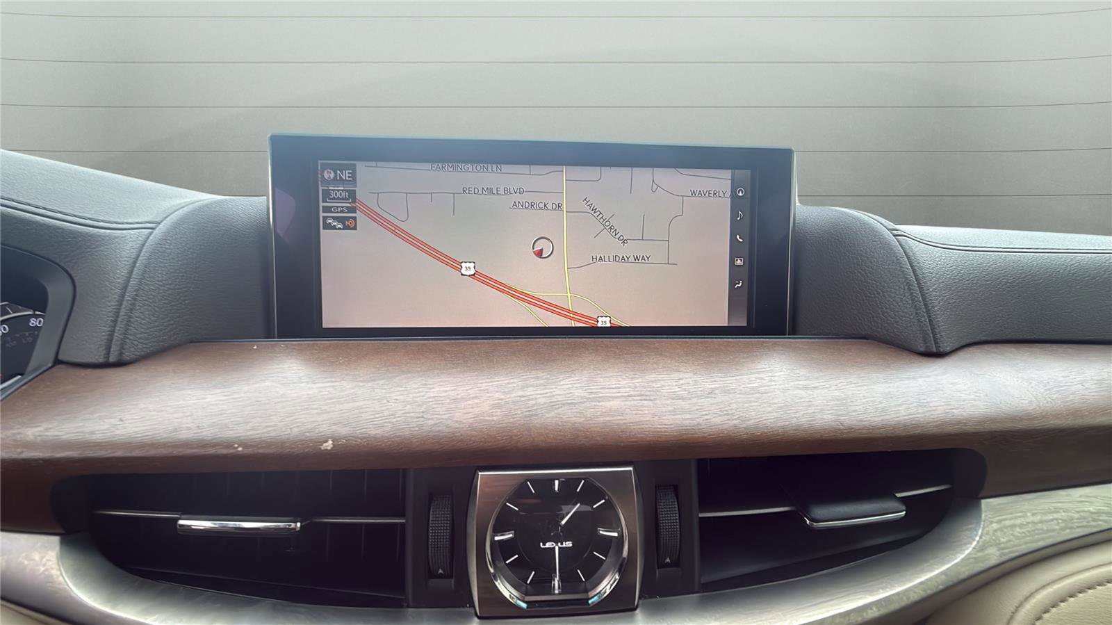 Used 2016 Lexus LX 570 4WD image 18