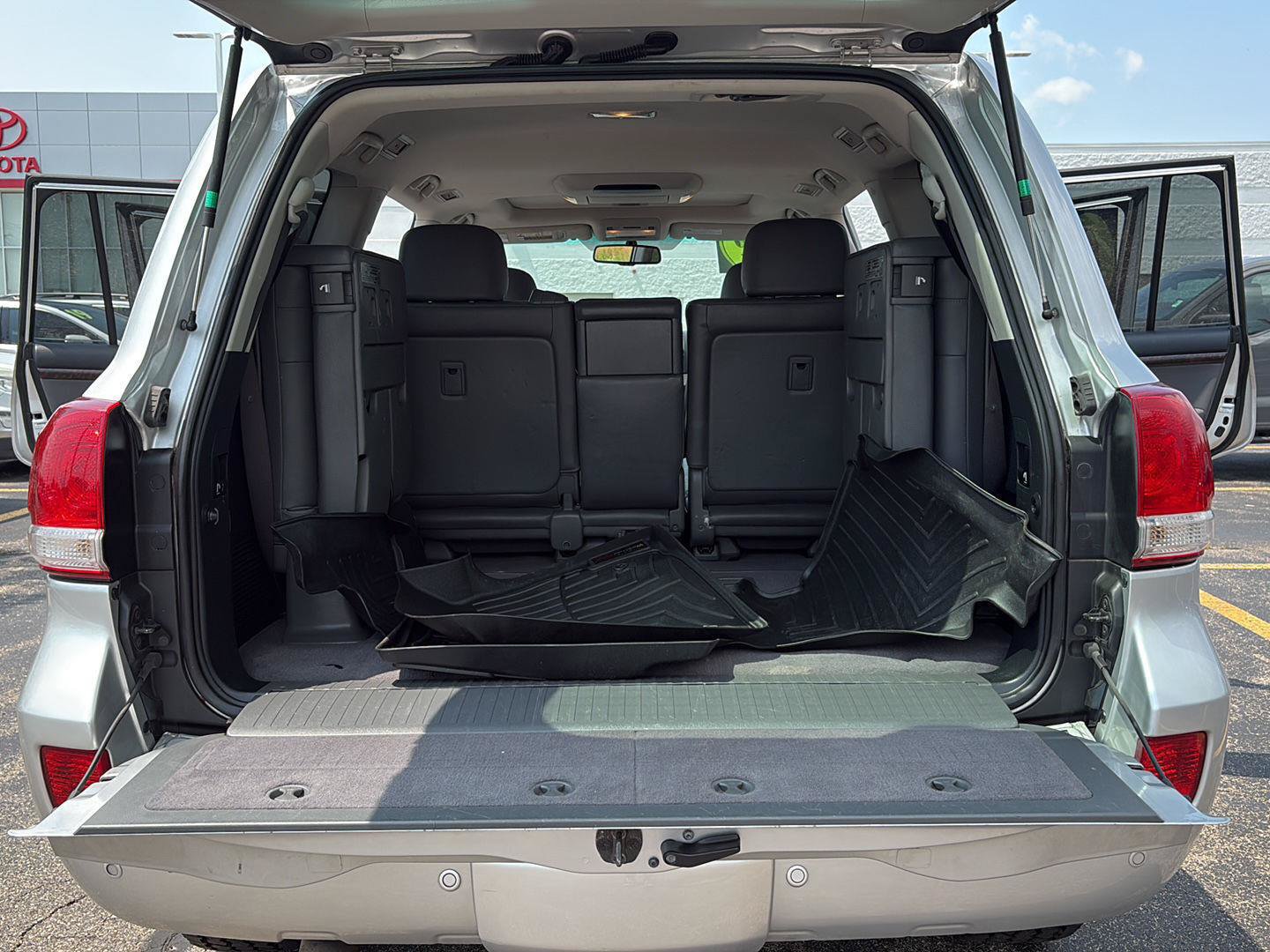 Used 2009 Toyota Land Cruiser w/ Upgrade Pkg AWD/4WD image 14