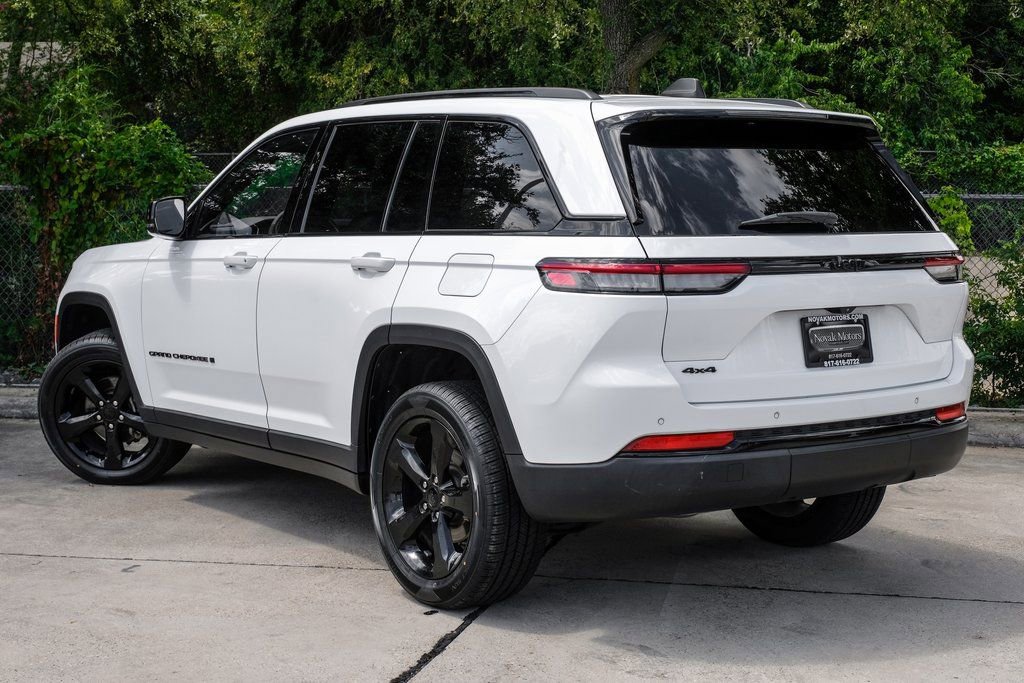 Used 2023 Jeep Grand Cherokee Altitude image 19