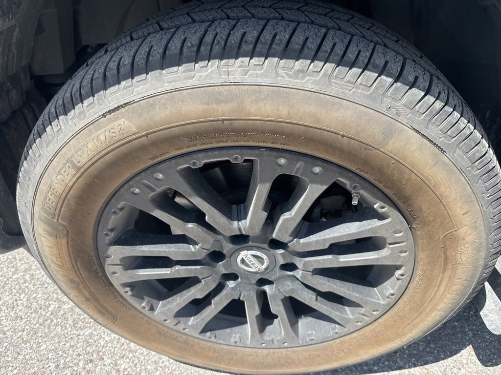 Used 2019 Nissan Titan SV w/ SV Convenience Package image 11