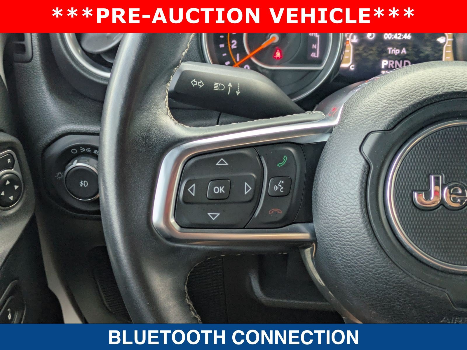 Used 2018 Jeep Wrangler Unlimited Sahara w/ LED Lighting Group AWD/4WD image 25