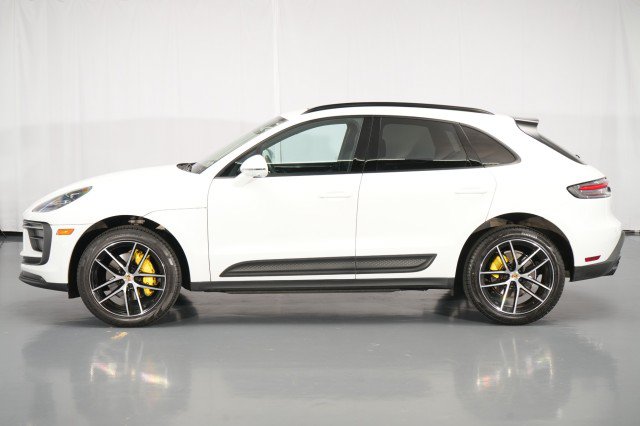 Used 2023 Porsche Macan AWD/4WD image 2
