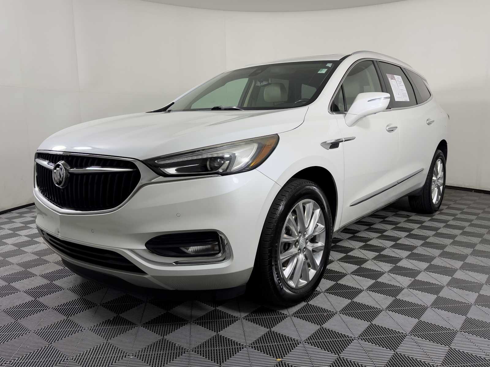 Used 2018 Buick Enclave Premium w/ Trailering Package FWD image 3