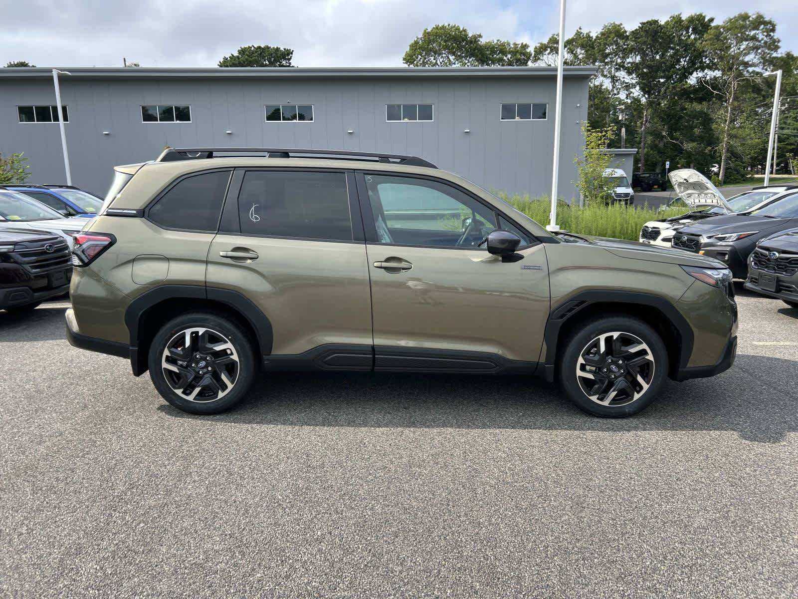 New 2026 Subaru Forester Premium AWD/4WD image 2