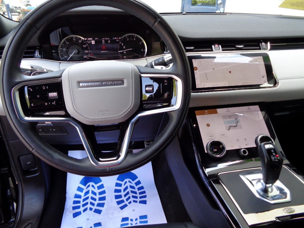 Used 2022 Land Rover Range Rover Evoque R-Dynamic SE image 11