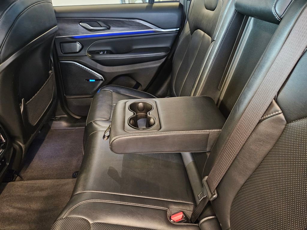 Used 2022 Jeep Grand Cherokee Overland image 29