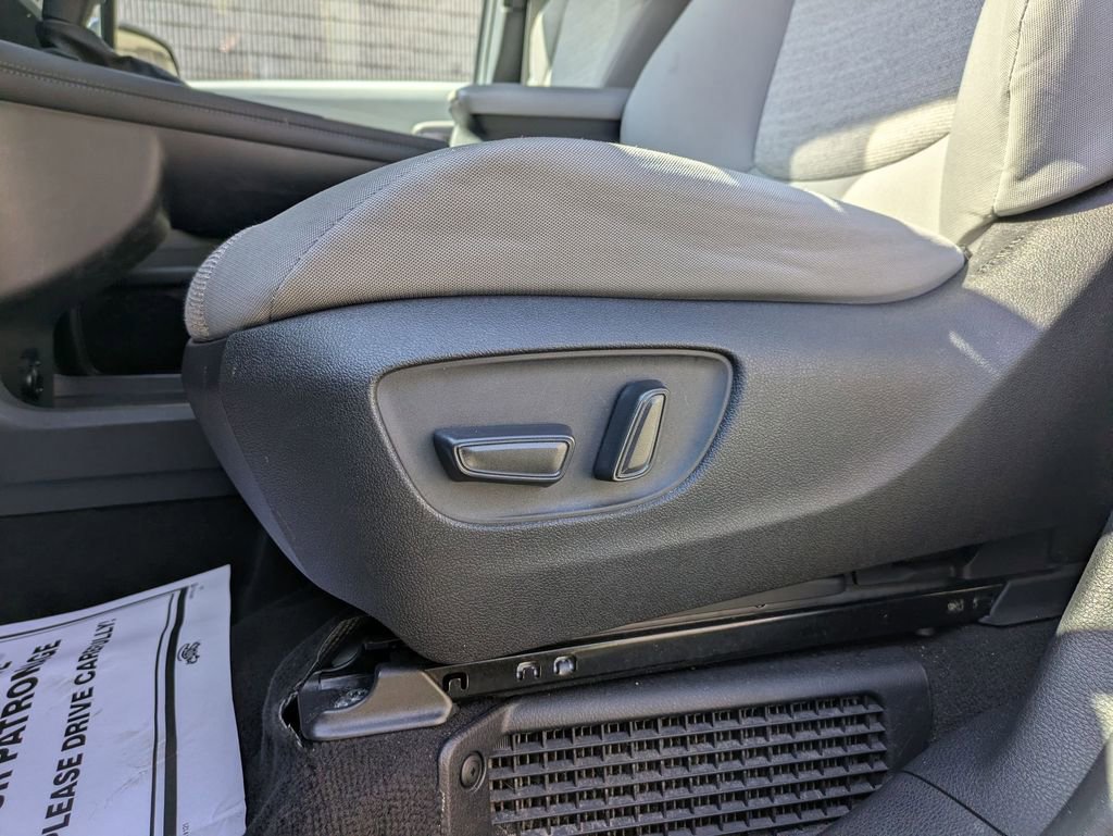 Used 2025 Toyota Sienna LE image 14