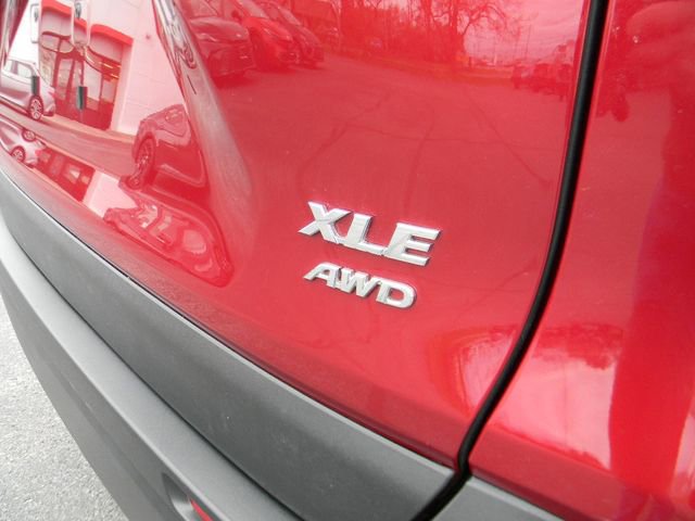 Used 2023 Toyota RAV4 XLE Premium AWD/4WD image 8