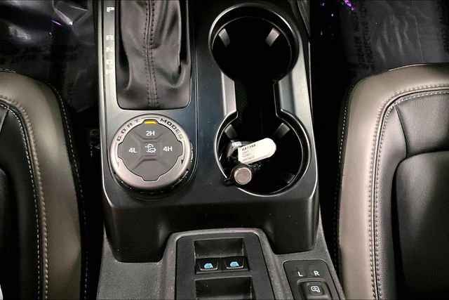 Used 2025 Ford Bronco Outer Banks image 34