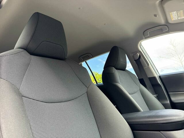 Used 2024 Toyota RAV4 LE AWD/4WD image 20