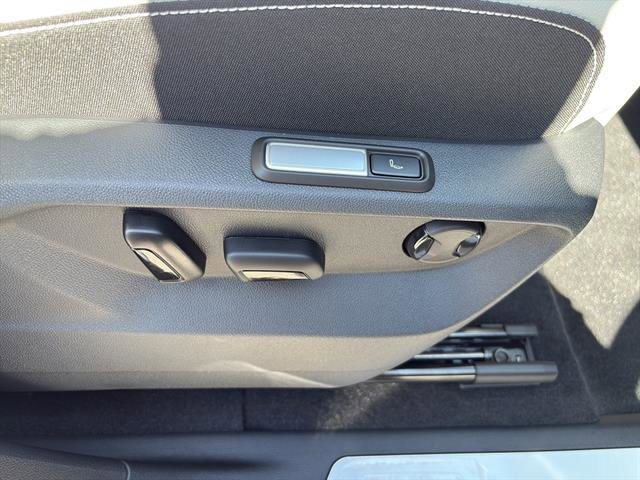 New 2025 Volkswagen Atlas Cross Sport SEL Premium R-Line image 10