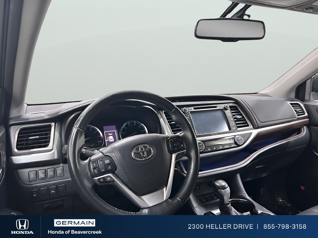 Used 2015 Toyota Highlander Limited w/ Driver Technology Package AWD/4WD image 15