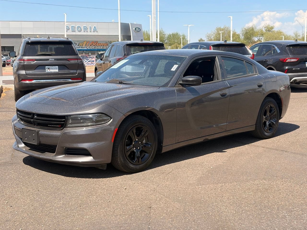 Used 2023 Dodge Charger SXT RWD image 2
