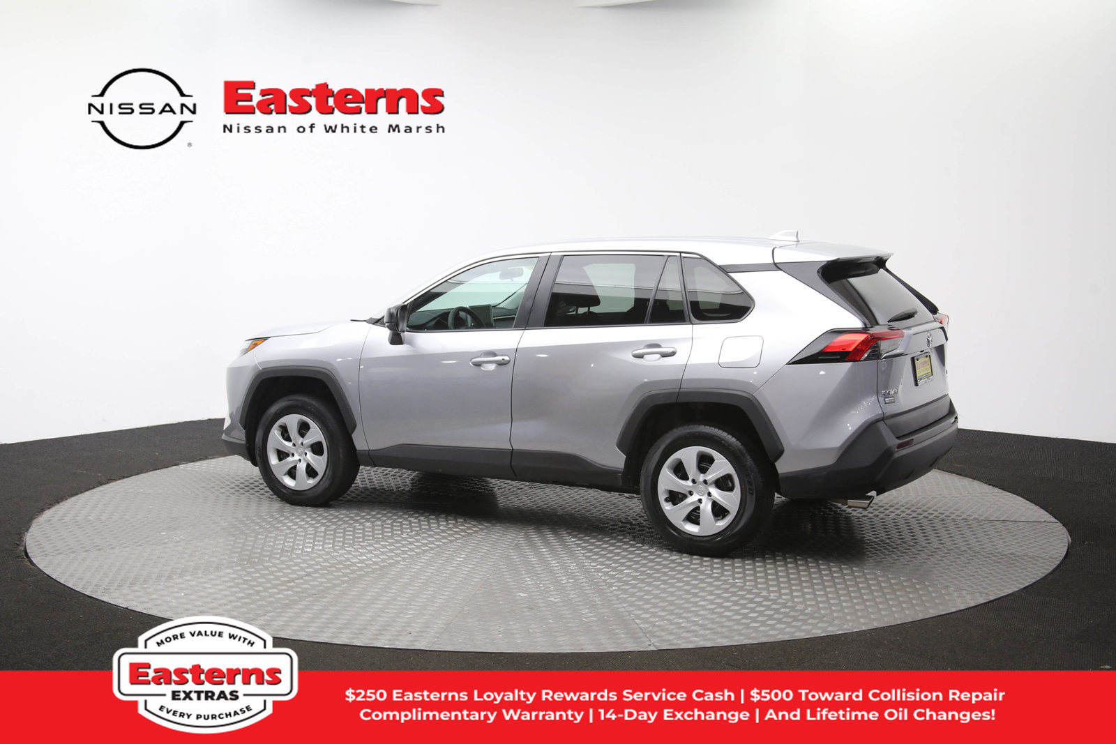 Used 2025 Toyota RAV4 LE AWD/4WD image 61
