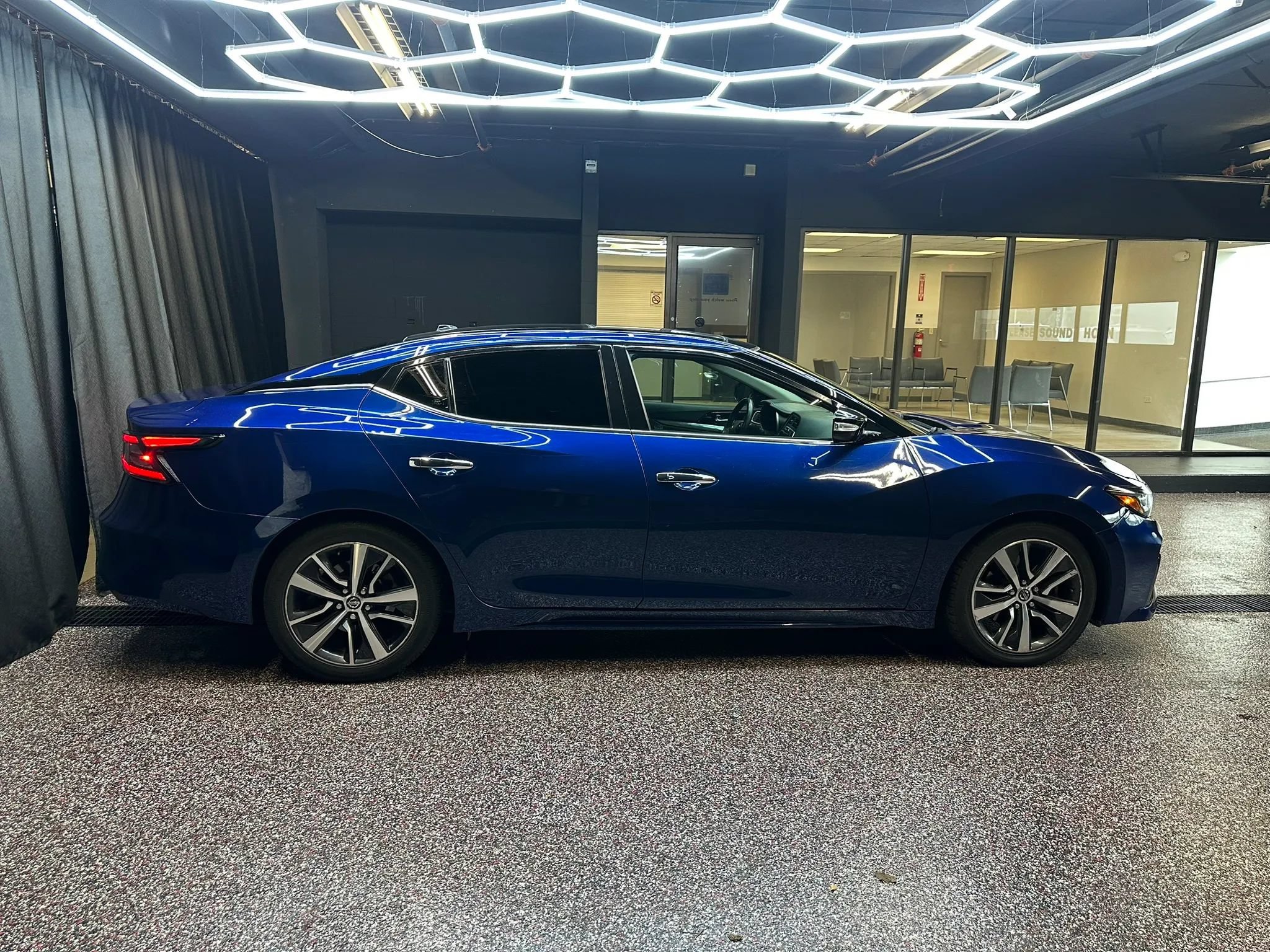Used 2020 Nissan Maxima 3.5 SL w/ Floor Mat Group FWD image 8