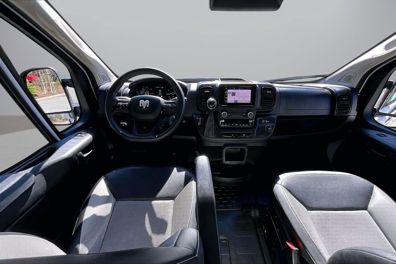 Used 2024 RAM ProMaster 2500 w/ Convenience Group image 14