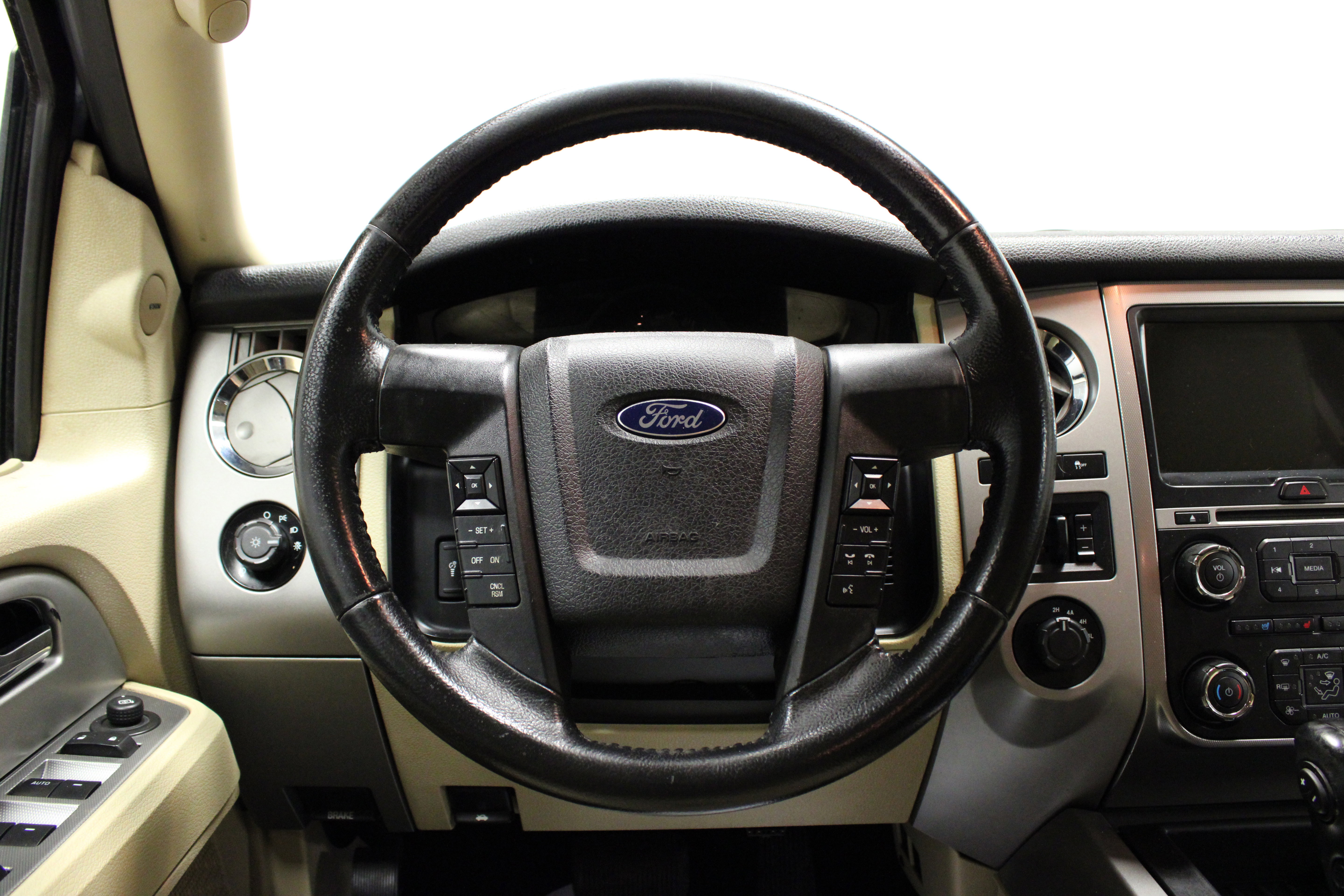 Used 2017 Ford Expedition EL XLT w/ Equipment Group 202A AWD/4WD image 24