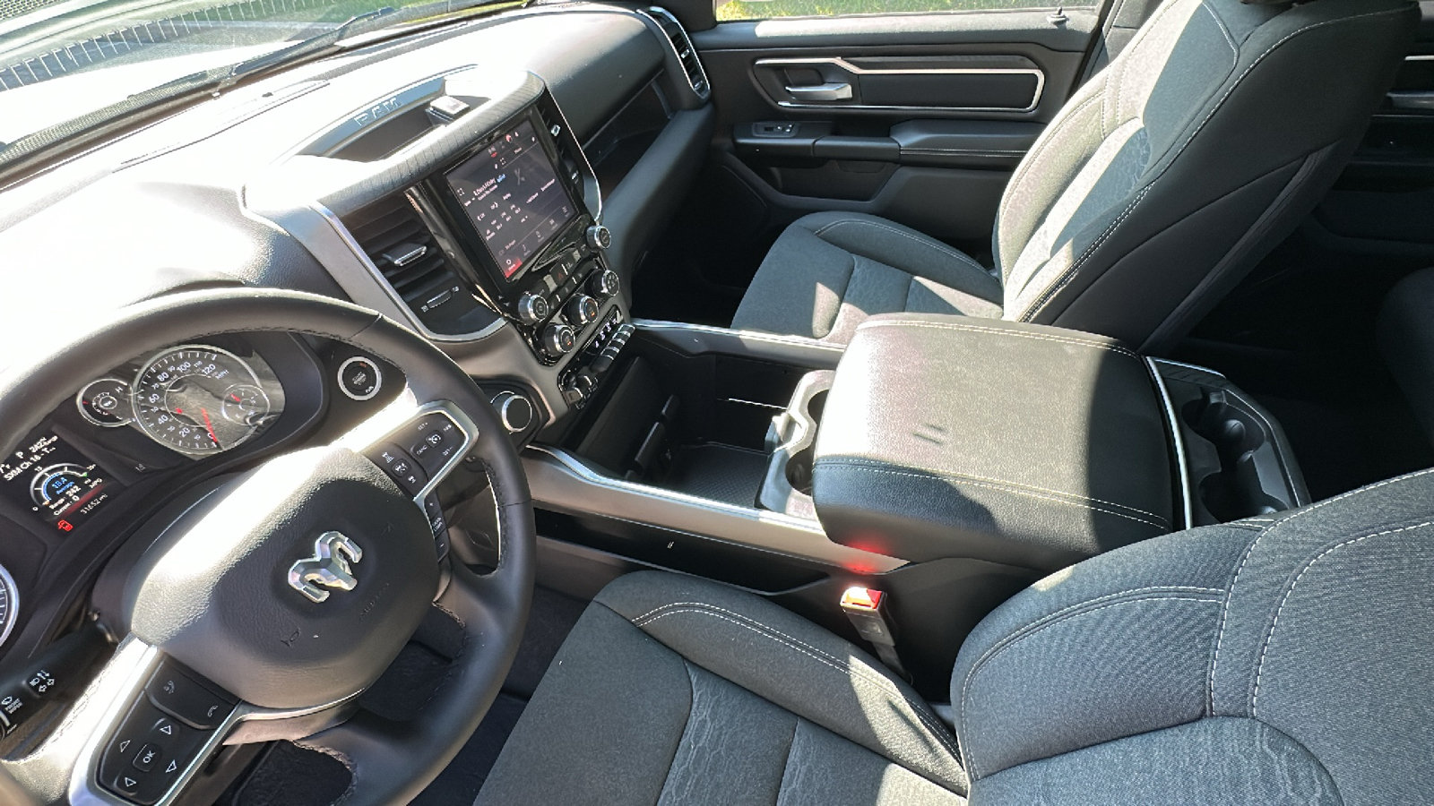 Used 2025 RAM 1500 Big Horn AWD/4WD image 22
