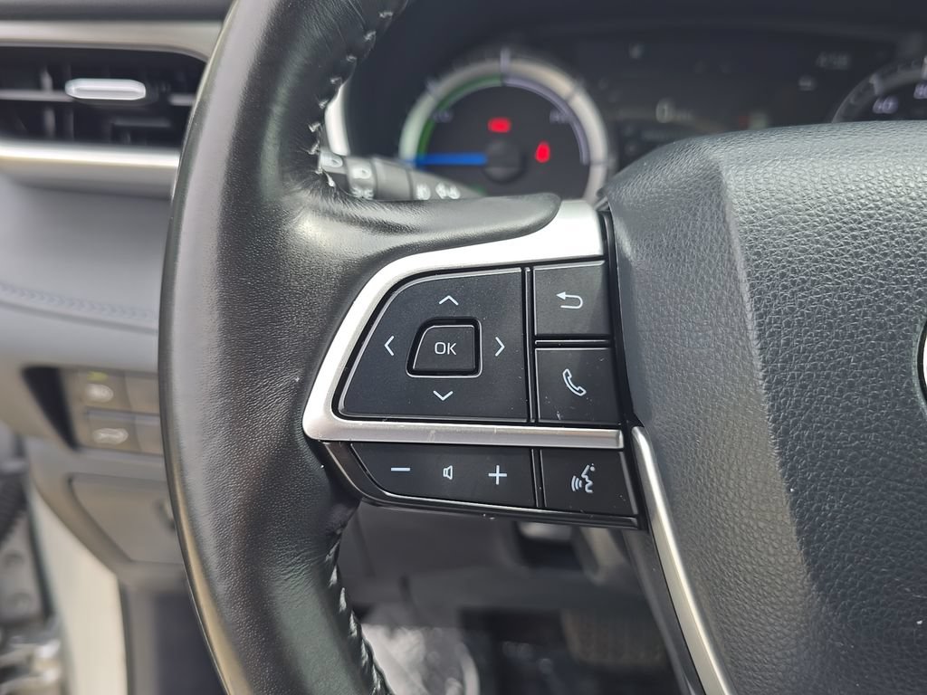 Used 2024 Toyota Highlander XLE AWD/4WD image 27