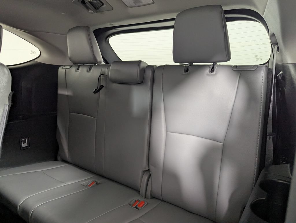 Used 2021 Toyota Highlander Limited FWD image 25